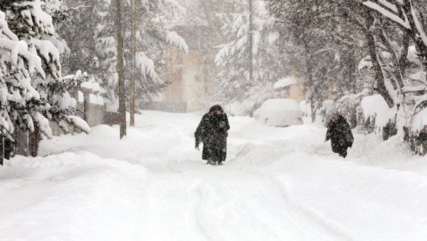 Soğuk Hava Geri Döndü: Kar Yağışı ve Ulaşımda Aksaklıklar Yaşanıyor