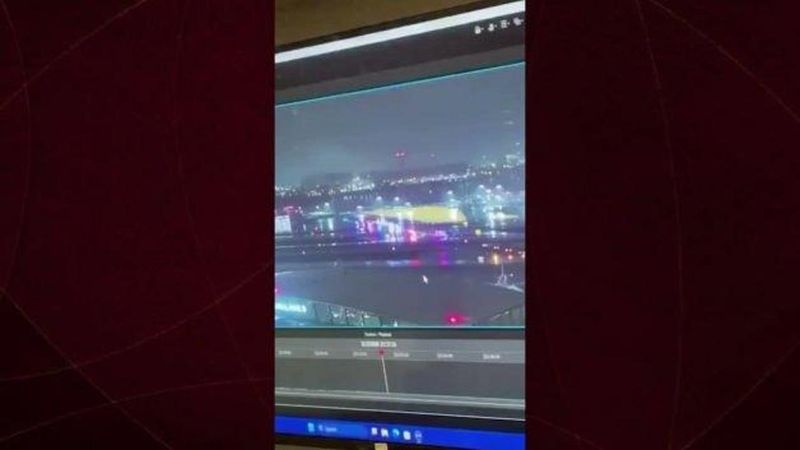 New York'ta Yolcu Uçağı İtfaiye Aracına Çarptı: Pilotlar Hayatını Kaybetti