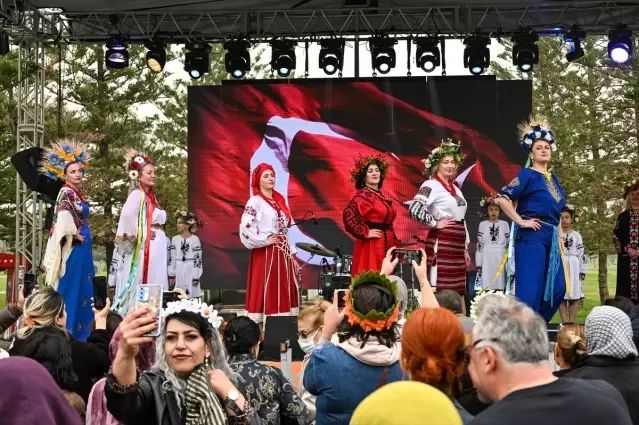 14. Uluslararası Portakal Çiçeği Karnavalı Adana'da Devam Ediyor