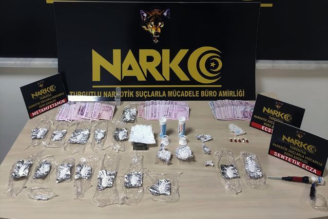 Turgutlu'da Uyuşturucu Operasyonunda 3 Kişi Tutuklandı