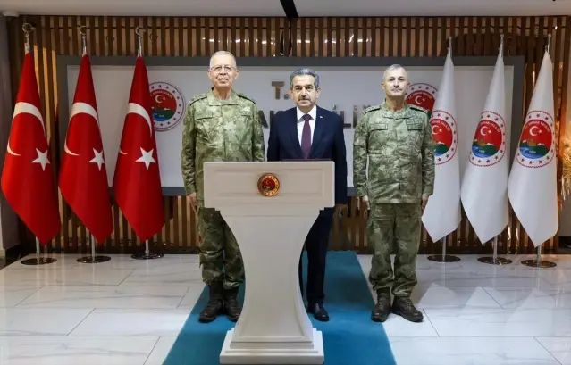 2. Ordu Komutanı Korgeneral Topaloğlu, Şırnak Valisi Ekici'yi Ziyaret Etti