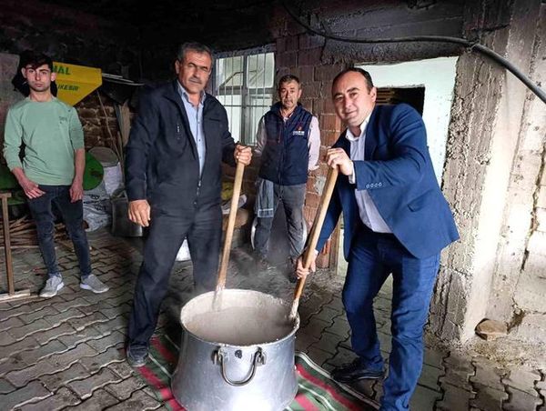 Manisa Gördes Çığiller Mahallesi'nde Asırlık Köy Hayrı Geleneği Devam Ediyor