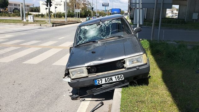 Manavgat'ta Motosiklet ile Otomobil Çarpıştı: 1 Yaralı