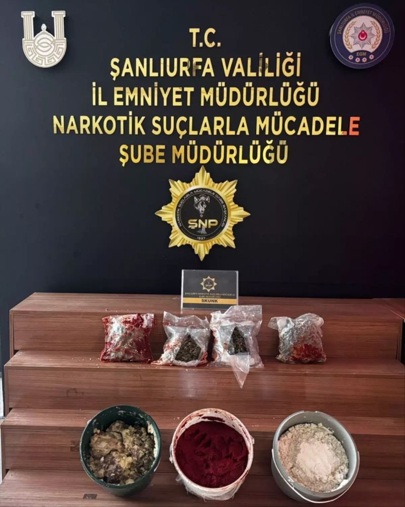 Şanlıurfa'da Peynir ve Salça Bidonlarına Gizlenmiş Uyuşturucu Yakalandı