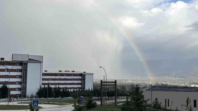 Bolu'da Sağanak Sonrası Gökyüzünde Muhteşem Gökkuşağı Görseli