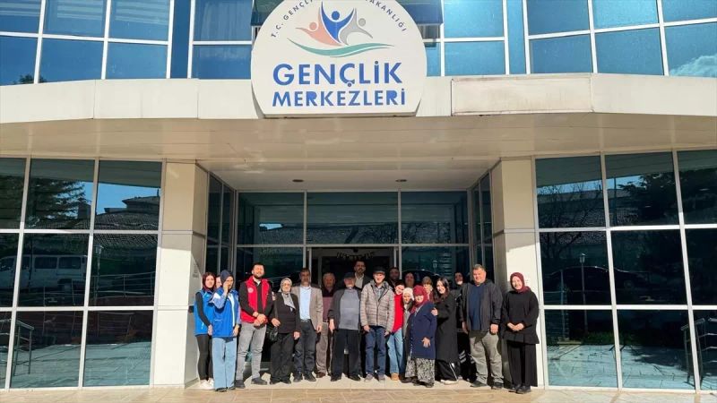 Alaçam Gençlik Merkezi, Bafra 75. Yıl Huzurevi Sakinlerini Ağırladı