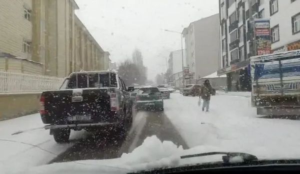 Ardahan’da Yoğun Kar Yağışı Ulaşımı Olumsuz Etkiledi
