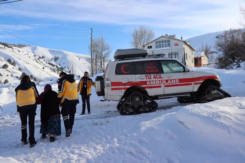 Erzincan'da Zorlu Kış Koşullarında Paletli Ambulanslarla Sağlık Hizmeti Sürekli Sağlanıyor
