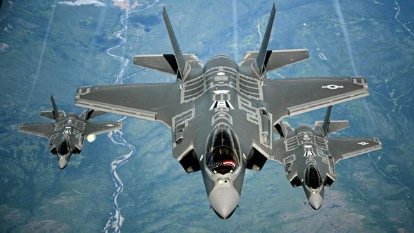 ABD, NATO Tatbikatından F-35 Savaş Uçaklarını Çekti