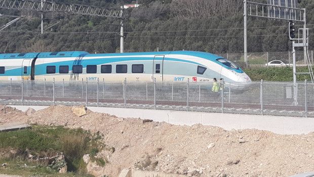 Kocaeli Hereke'de Tren Çarpması Sonucu Yaya Hayatını Kaybetti