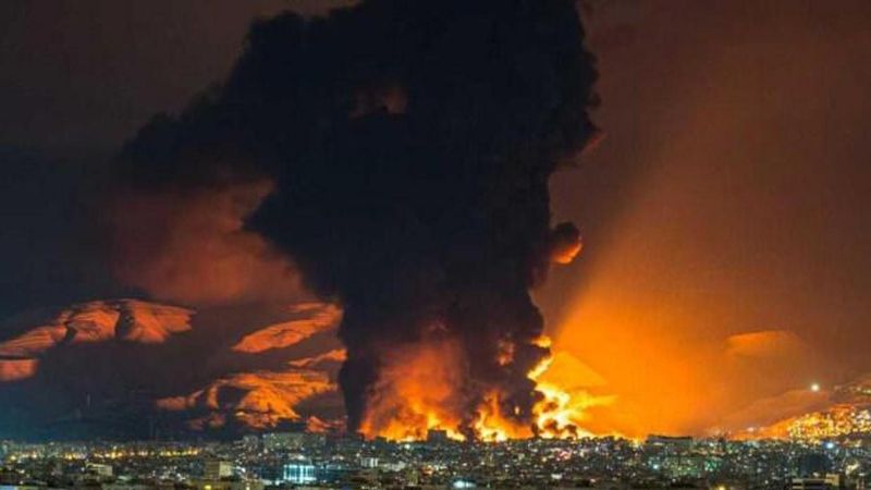 İran'dan Körfez'deki ABD Üslerine 900'den Fazla Füze Saldırısı