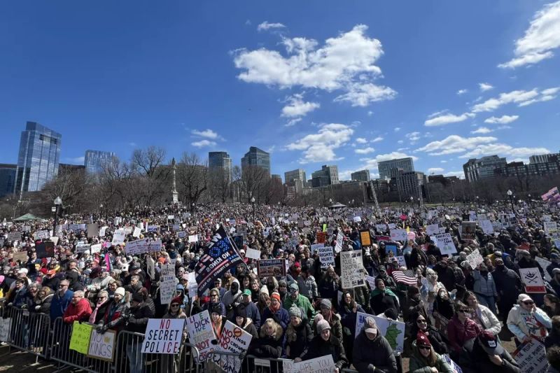 ABD'de 'Krallara Hayır' Protestoları Beyaz Saray Önünde Yoğunlaştı