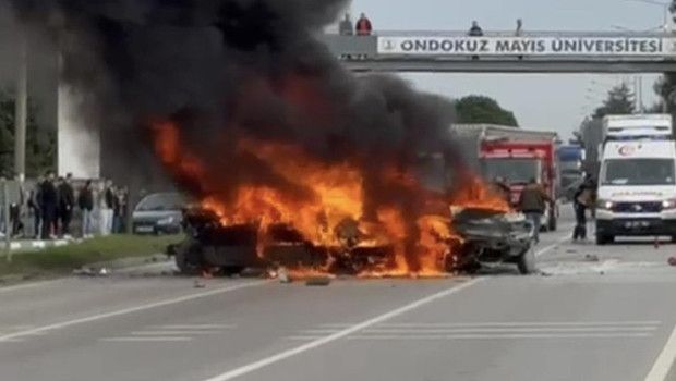 Samsun Çarşamba'da Zincirleme Kaza: 3 Otomobil Yandı, 4 Yaralı