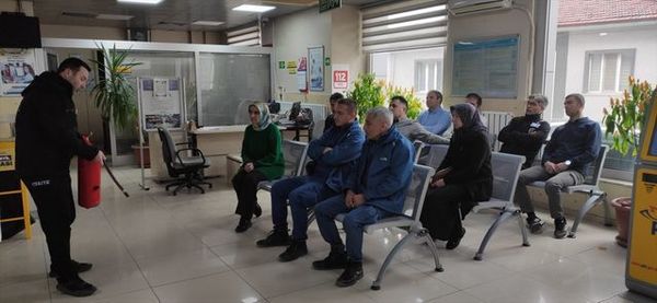 Gümüşhacıköy Belediyesi PTT Çalışanlarına Yangın Tatbikatı Düzenledi