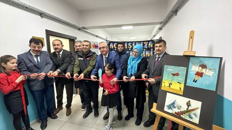 Hatay İskenderun'da Depremde Hasar Gören Okul Kütüphanesi Yeniden Açıldı