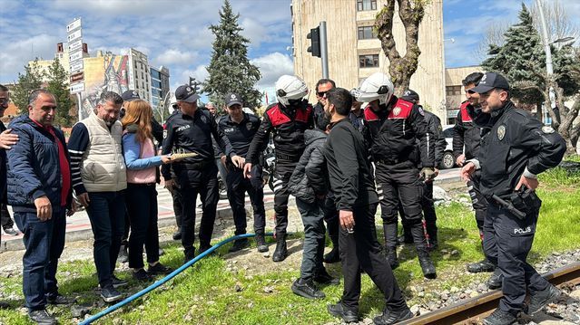 Batman'da Gazetecilerden Polis Teşkilatının 181. Yılına Sürpriz Kutlama