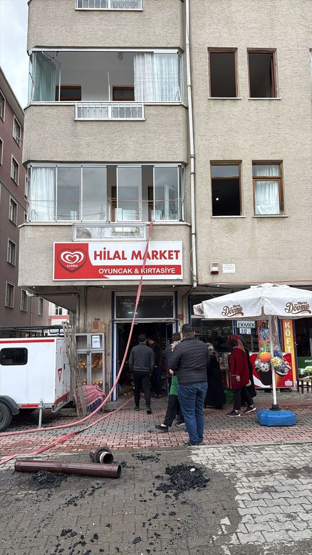 Tosya'da Yangına Müdahale Eden Erdal Mensur Hayatını Kaybetti