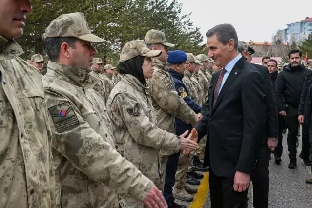 Vali Baruş, Ramazan Bayramı'nda Güvenlik Güçlerini Ziyaret Etti