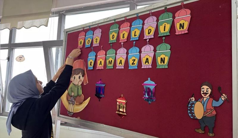 Rize ve Ordu'daki Öğrenciler Ramazan İçin Okullarını Özenle Süsledi