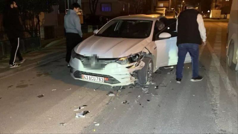 Bursa İnegöl'de Otomobil ve Motosiklet Çarpıştı: 2 Kişi Yaralandı