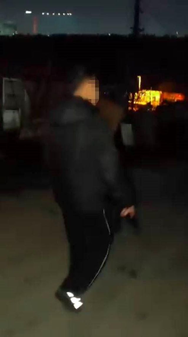 Küçükçekmece'de Uzun Namlulu Silahla Dolaşan Şüpheli ve Kaydedeni Gözaltına Alındı