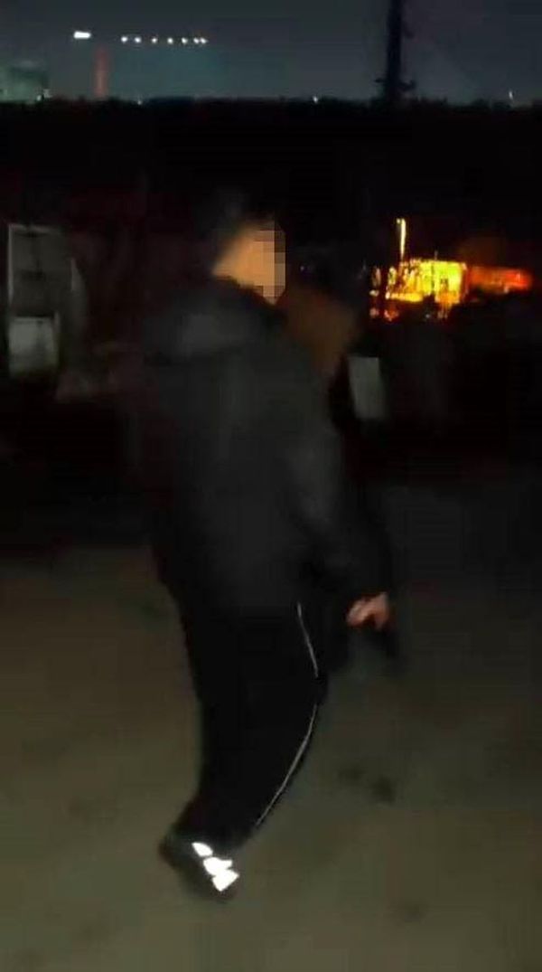 Küçükçekmece'de Uzun Namlulu Silahla Dolaşan Şüpheli ve Kaydedeni Gözaltına Alındı