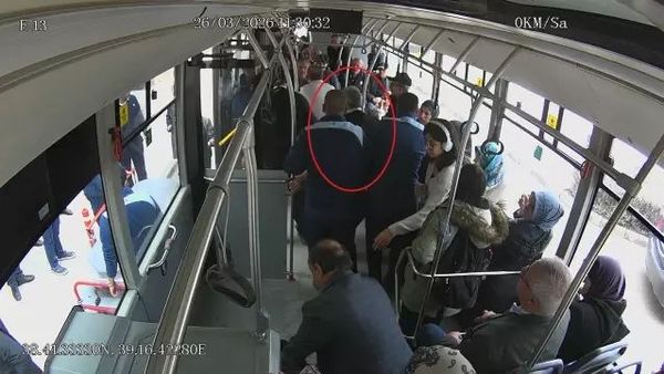 Elazığ’da Otobüs Şoförü, Kalp Krizi Geçiren Yolcuyu Hızla Hastaneye Ulaştırdı