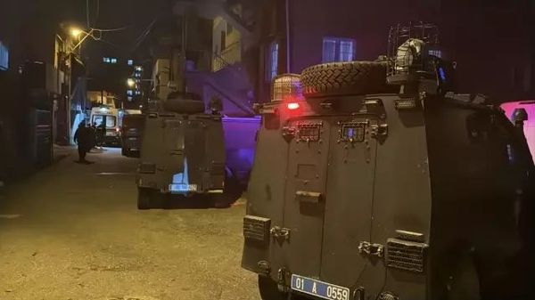 Adana Seyhan'da Torpil Patlamasında 2 Kişi Yaralandı