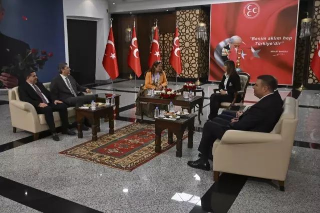 Siyasi Partiler Bayramlaşma Programında Bir Araya Geldi