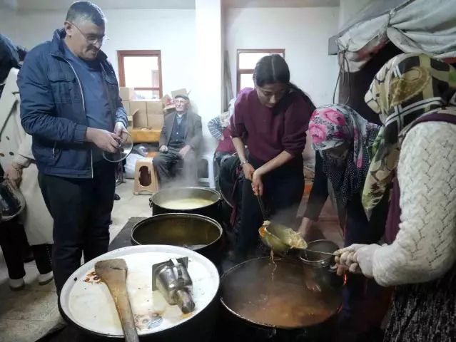 Kastamonu'da 8 Yüzyıllık Tekke Çorbası Geleneği Ramazan Bayramı Arifesinde Devam Etti