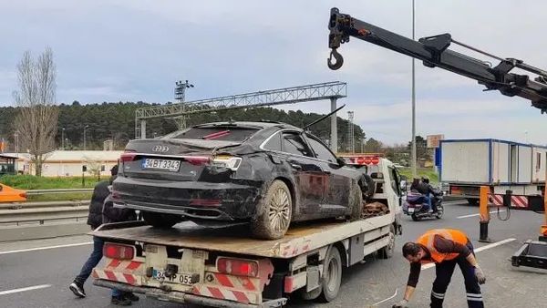 Eyüpsultan'da Otomobil Ormanlık Alana Uçtu, Sürücü Yaralı Kurtarıldı