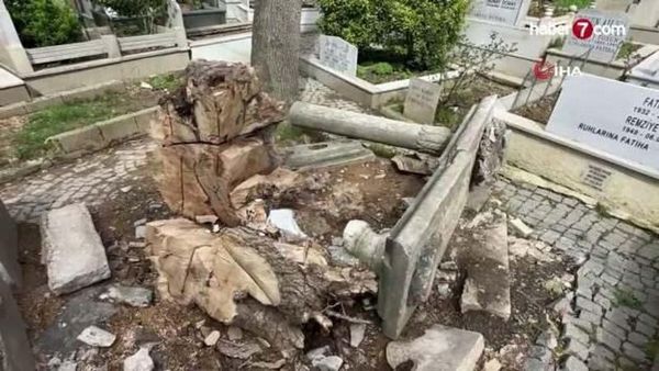 Sarıyer’de Fırtına Mezarlıklara Zarar Verdi, İBB’ye Tepkiler Büyüyor