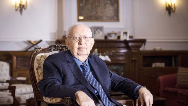 Hüsamettin Cindoruk Vefat Etti: Türk Siyasetine 70 Yıl Tanıklık Etti