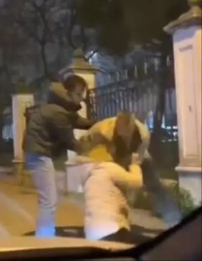 Zeytinburnu'nda Sokakta Darp İddiası Kameraya Yansıdı