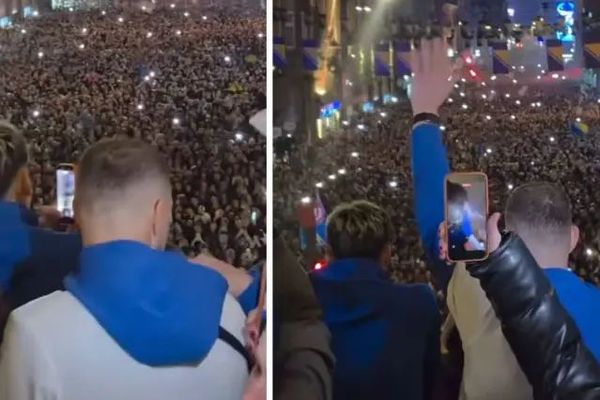 Bosna Hersek, İtalya’yı eleyerek Dünya Kupası’na katıldı, binlerce taraftar sokaklarda Edin Dzeko’yu kutladı