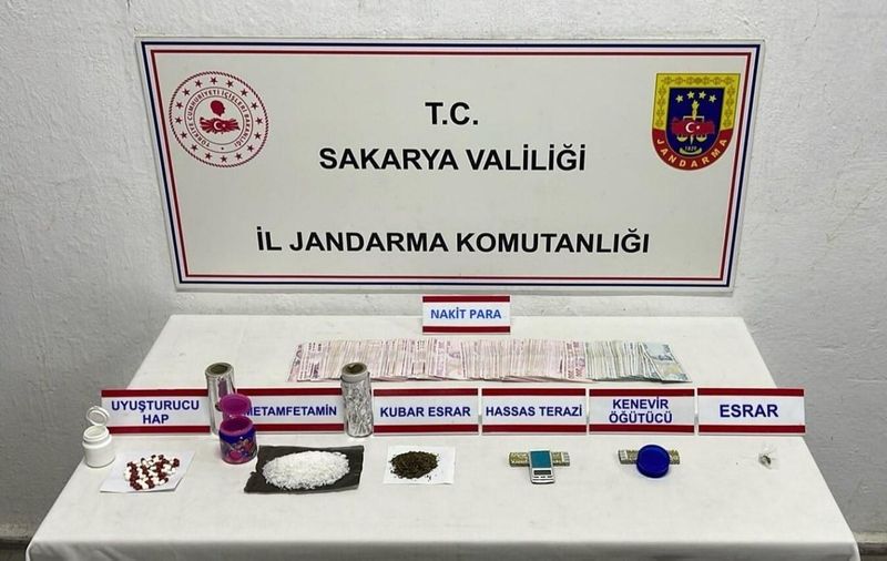 Sakarya'da 6 ilçede eş zamanlı operasyon: Zehir tacirlerine büyük darbe