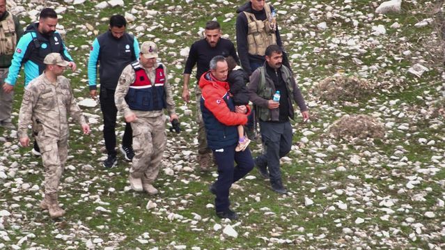Siirt’te Kaybolan 3 Yaşındaki Kız Çocuğu Sağ Salim Bulundu