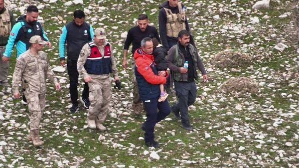 Siirt’te Kaybolan 3 Yaşındaki Kız Çocuğu Sağ Salim Bulundu