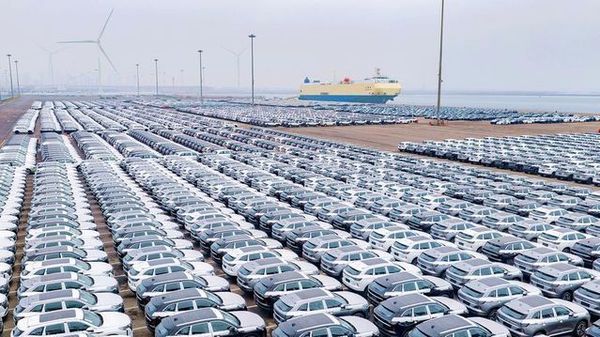 Çin'de Mart Ayında Otomobil Üretimi ve Satışları Hızla Yükseldi