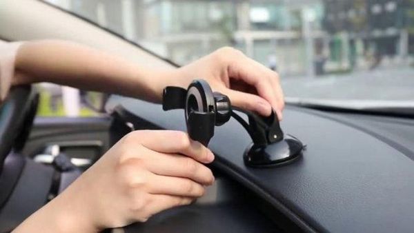 İçişleri Bakanlığı: Araçta Telefon Tutucu Yasaklama ve Ceza İddiaları Doğru Değil