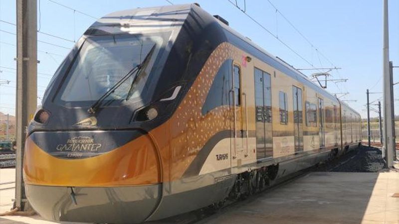 Gaziantep'te Türkiye'nin İlk Yerli ve Milli Elektrikli Banliyö Tren Setleri Hizmete Hazırlanıyor