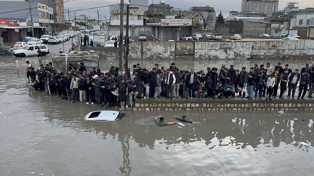 Erbil'de Yoğun Yağışlar Trafikte ve Günlük Hayatta Sorun Yarattı