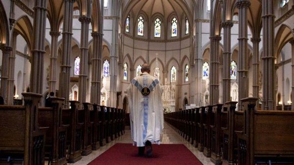 Rhode Island'da Kilisede Yıllarca Süren Çocuk İstismarı Skandalı Ortaya Çıktı