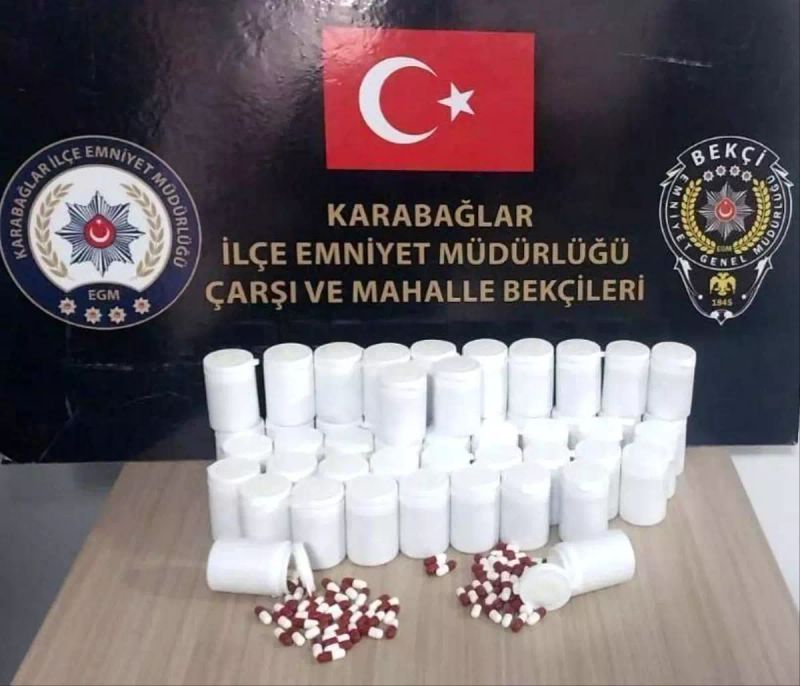 İzmir Karabağlar'da 2 Bin 710 Uyuşturucu Hapı Bekçiler Ele Geçirdi