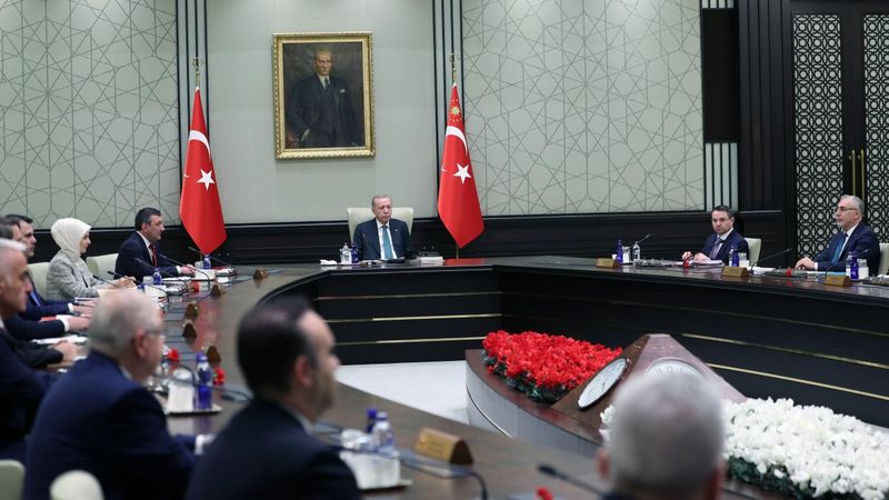 Cumhurbaşkanlığı Kabinesi Ortadoğu ve Rusya-Ukrayna Savaşını Görüştü