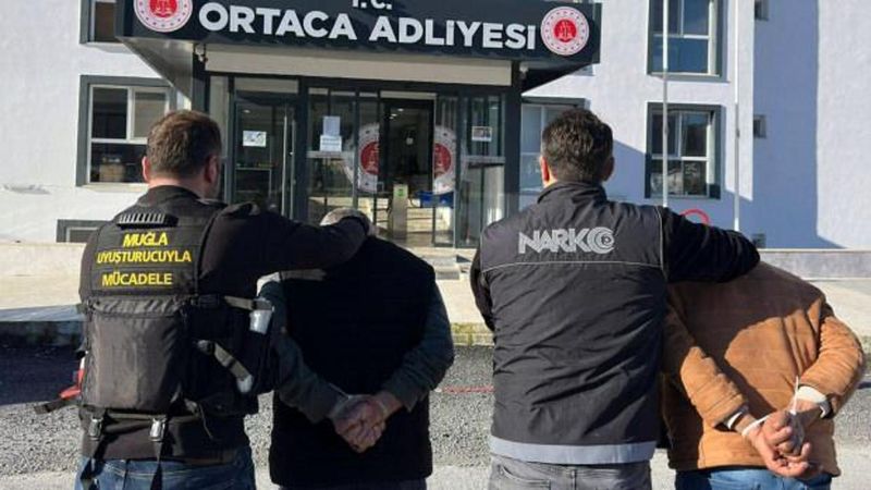Otogarda Narkotik Operasyonu: Binlerce Uyuşturucu Hap Ele Geçirildi