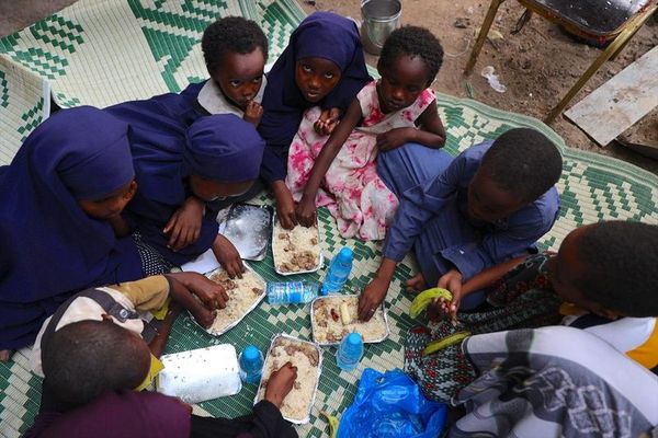 Türkiye Diyanet Vakfı Somali'de Ramazan Boyunca İyilik Sofraları Kuruyor