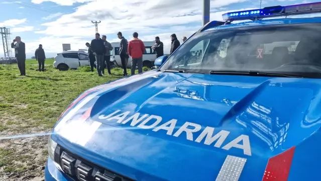 Diyarbakır'da Öğrenci Servisi ile Otomobil Çarpıştı: 13 Yaralı