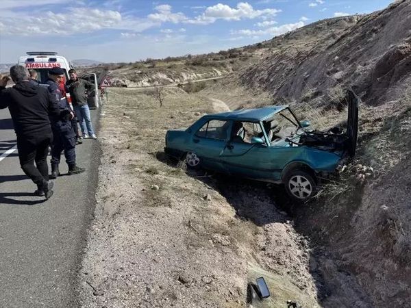 Nevşehir'de Otomobil Şarampole Devrildi, Sürücü Yaralandı