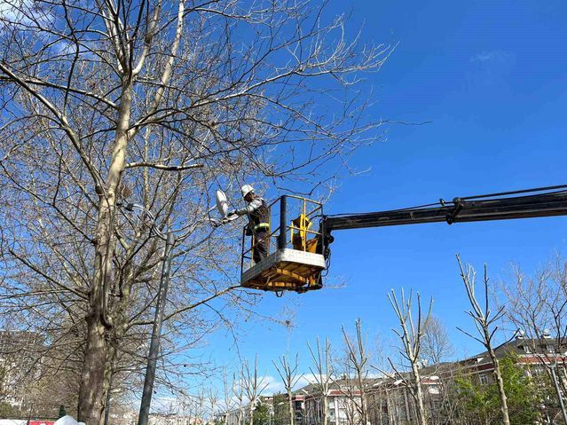 Esenyurt Belediyesi Bahar Aylarında Yeşil Alanları Yeniliyor